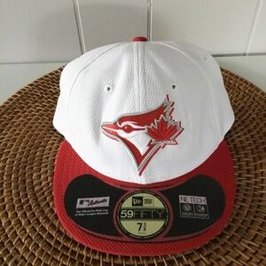 Toronto Blue Jays Hat Cap Fitted Mens 7 3/8 Red White New Era Baseball